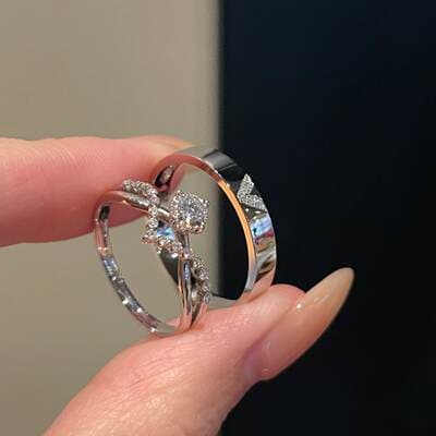 Anel novo "Coroa de Amor" para casal, masculino e feminino, par de anéis elegantes, de luxo discreto, sensação sofisticada, design minimalista versátil, ajustável, com diamante.