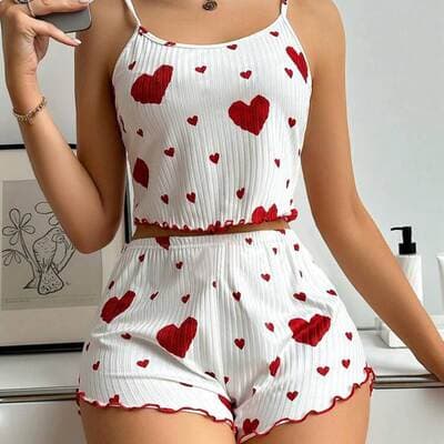 Amazon best-seller internacional: pijamas femininos estilo ocidental com tecido canelado, estampa de coração, alças finas cortadas, regata e shorts.